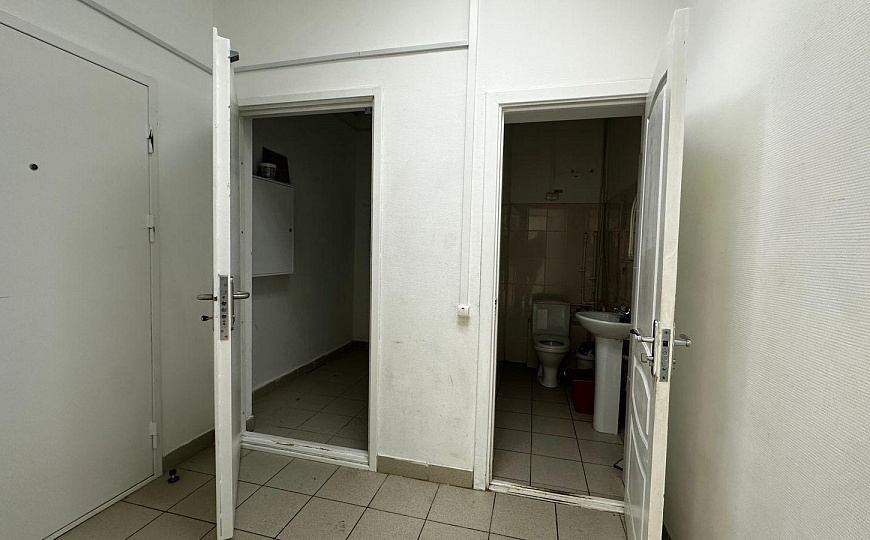 Продаётся помещение свободного назначения на 1 линии фото