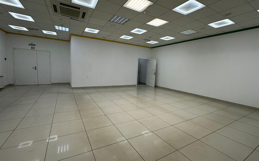 Продаётся помещение свободного назначения на 1 линии фото