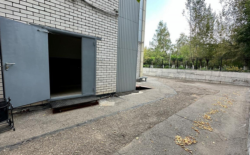 Продаётся помещение свободного назначения на 1 линии фото