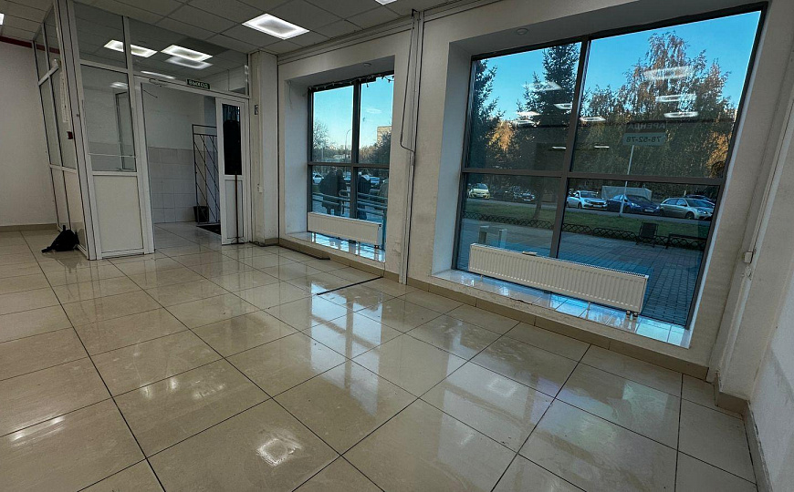 Продаётся помещение свободного назначения на 1 линии фото