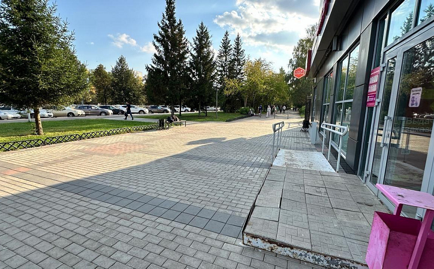 Продаётся помещение свободного назначения на 1 линии фото