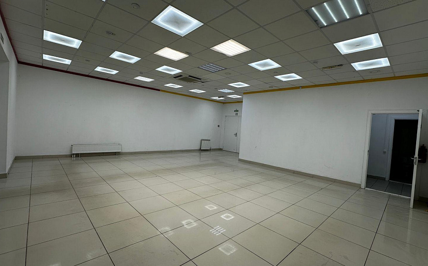 Продаётся помещение свободного назначения на 1 линии фото