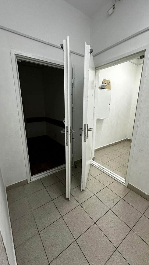 Продаётся помещение свободного назначения на 1 линии фото