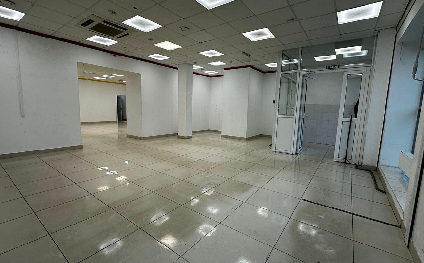 Продаётся помещение свободного назначения на 1 линии фото