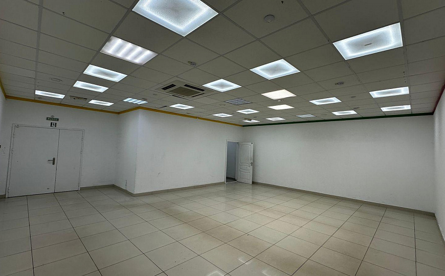 Продаётся помещение свободного назначения на 1 линии фото