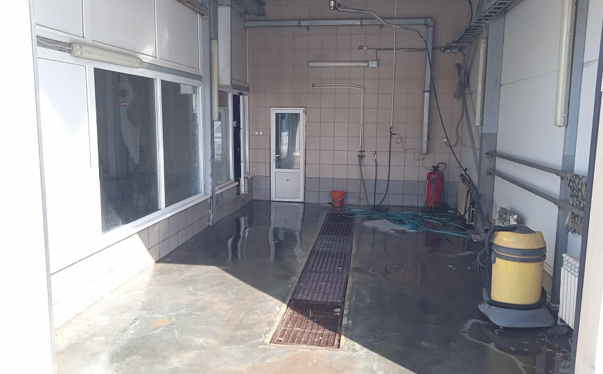 Продаю здание на первой линии фото