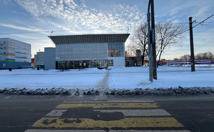 Продается помещение свободного назначения с арендаторами 911,9 м² фото