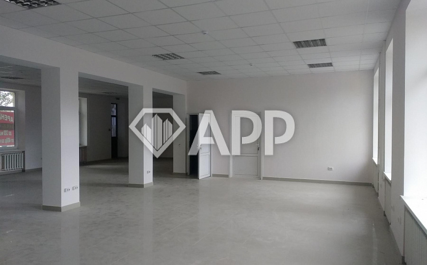 Продам торговое помещение, 415 м² фото