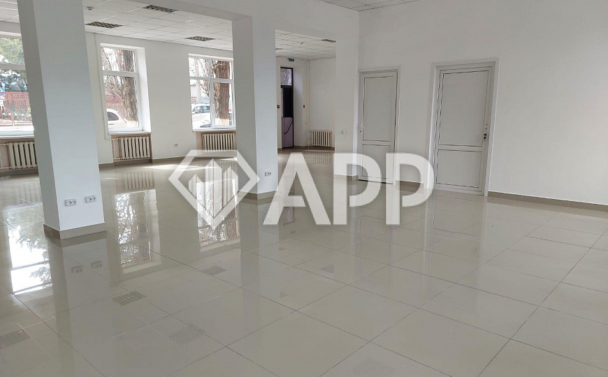 Продам торговое помещение, 415 м² фото