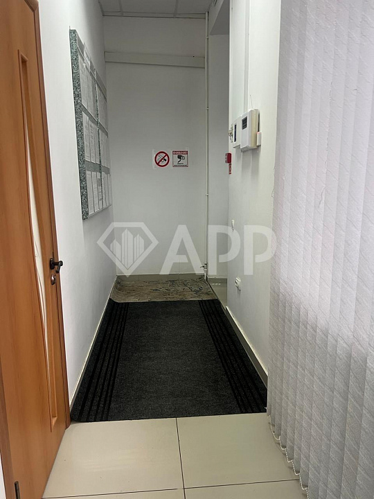 Продам торговое помещение, 415 м² фото