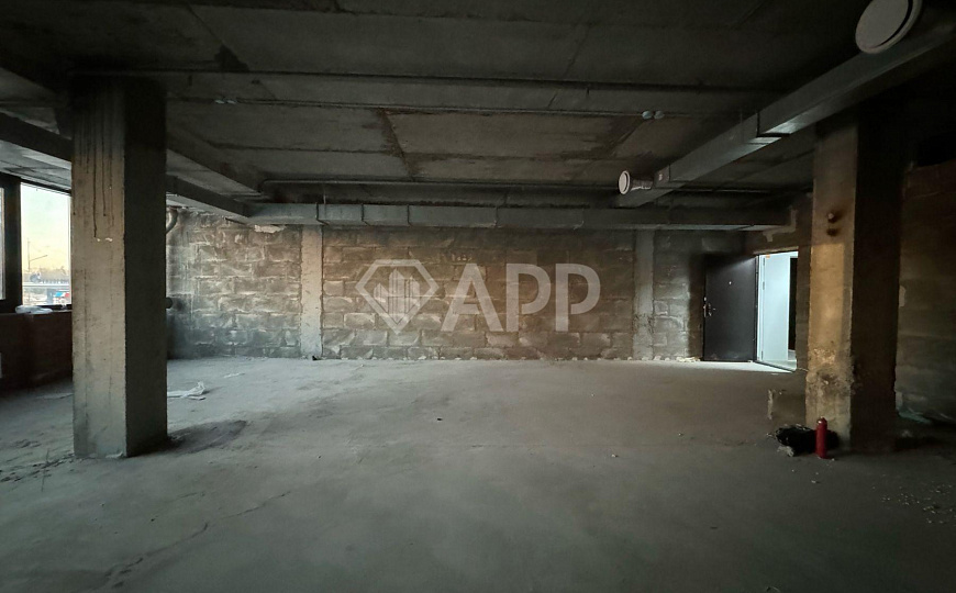 1 линия/Высокий авто трафик, 90 м² фото