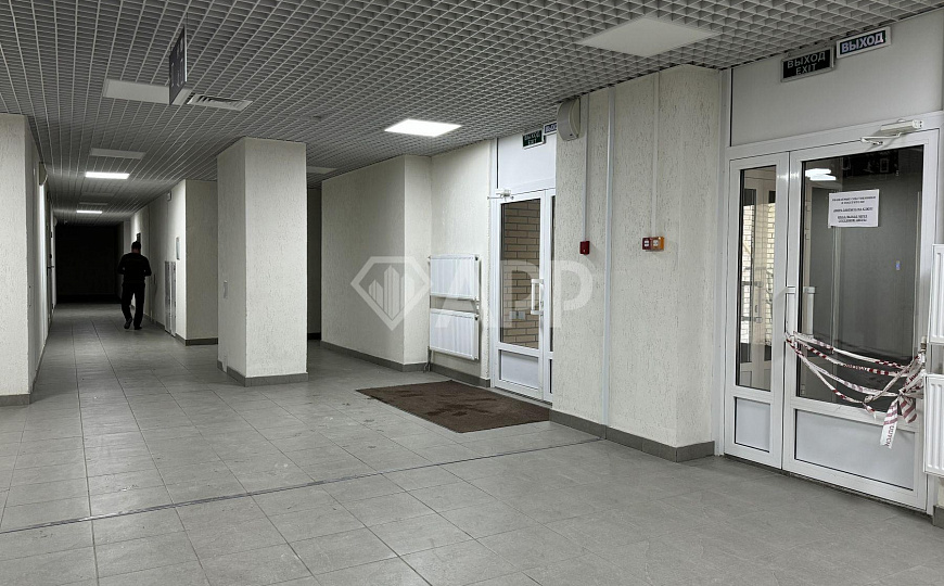 1 линия/Высокий авто трафик, 90 м² фото