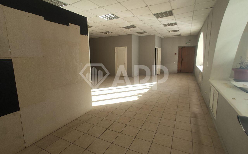 Сдаю помещение в центре с высоким трафиком, 300м² фото