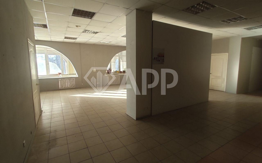 Сдаю помещение в центре с высоким трафиком, 300м² фото