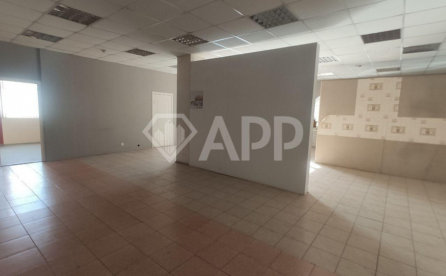 Сдаю помещение в центре с высоким трафиком, 300м² фото