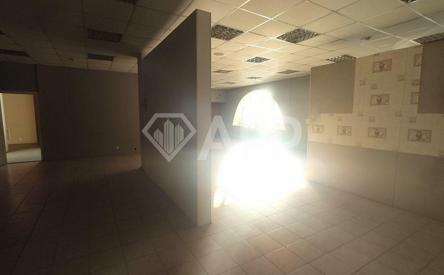 Сдаю помещение в центре с высоким трафиком, 300м² фото