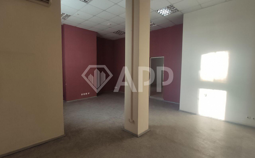 Сдаю помещение в центре с высоким трафиком, 300м² фото