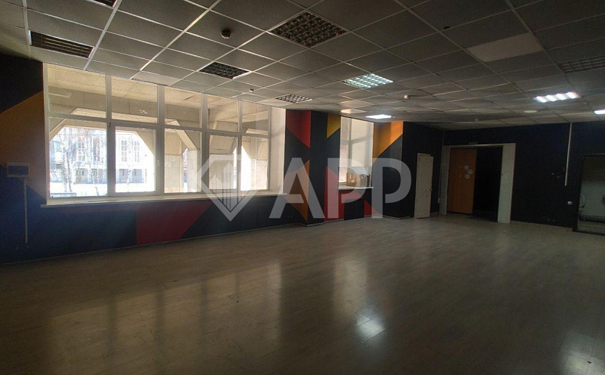 Сдаю помещение в центре с высоким трафиком, 300м² фото