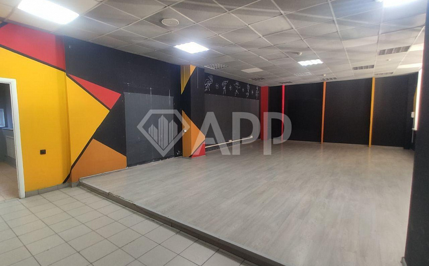 Сдаю помещение в центре с высоким трафиком, 300м² фото