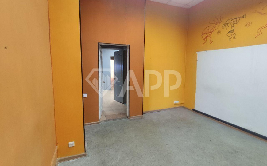 Сдаю помещение в центре с высоким трафиком, 300м² фото