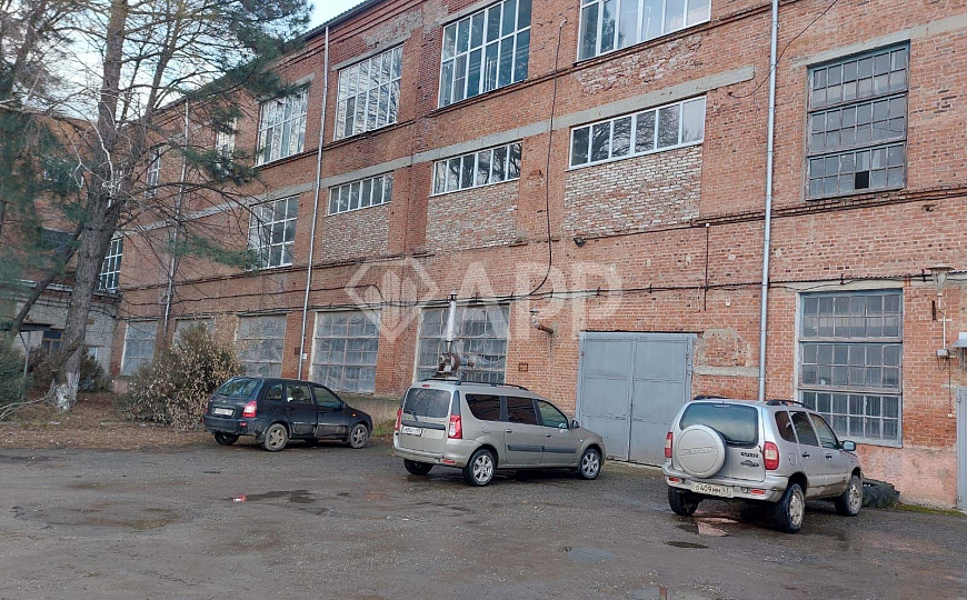 Сдам помещение свободного назначения, от 1000 до 3 000 м² на первом этаже фото