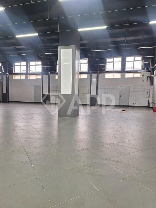 Сдам производственное помещение и офисы площадью 490 м² фото