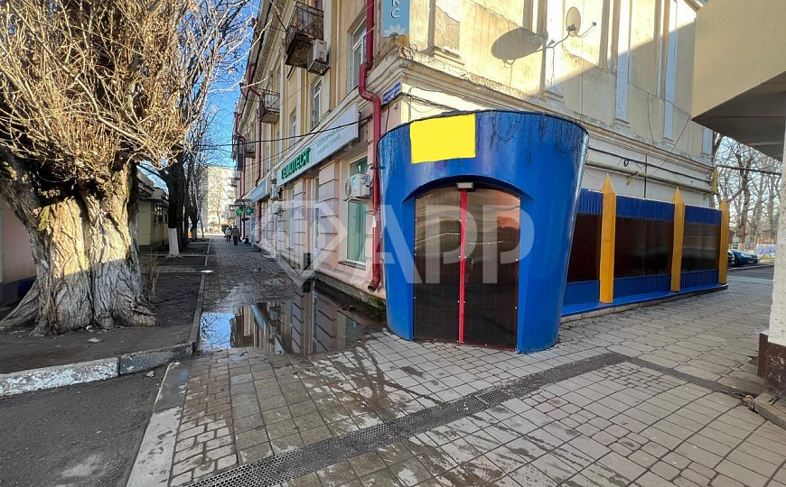 Сдам торговое помещение, 93 м² фото