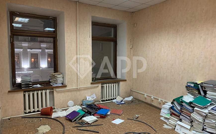 Продаю помещение в центре города, 1460,5м² фото