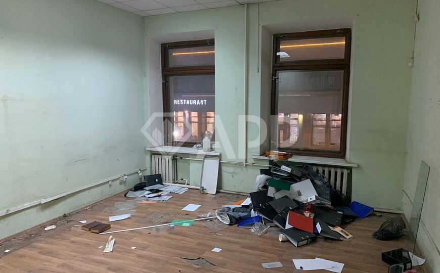 Продаю помещение в центре города, 1460,5м² фото