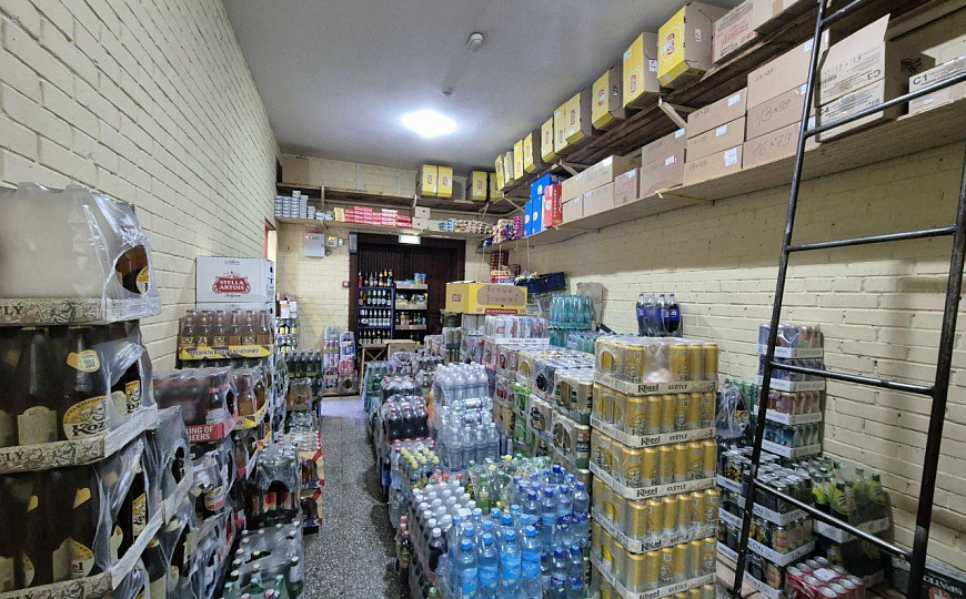 Сдам отдельно стоящее здание + 2 склада фото