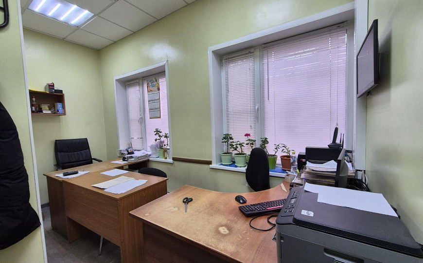 Сдам отдельно стоящее здание + 2 склада фото