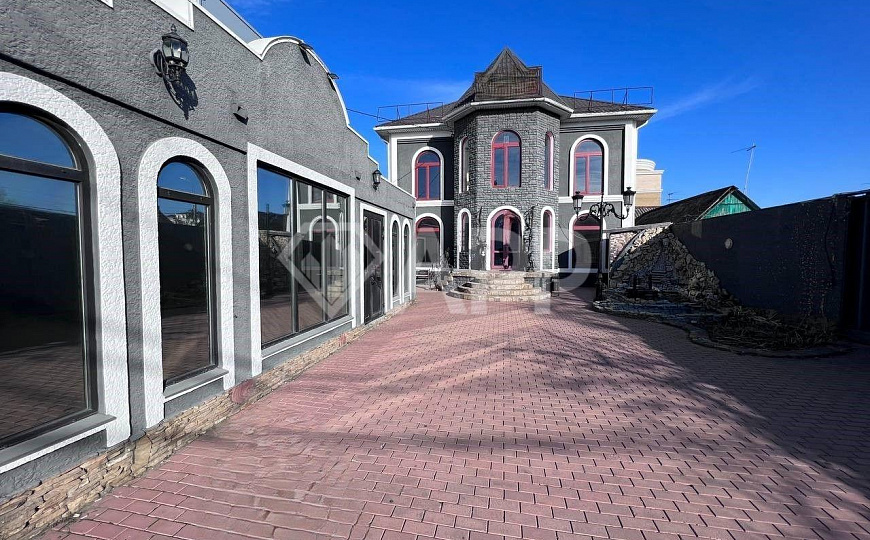 Продаю отдельно стоящее здание, 270 м² фото