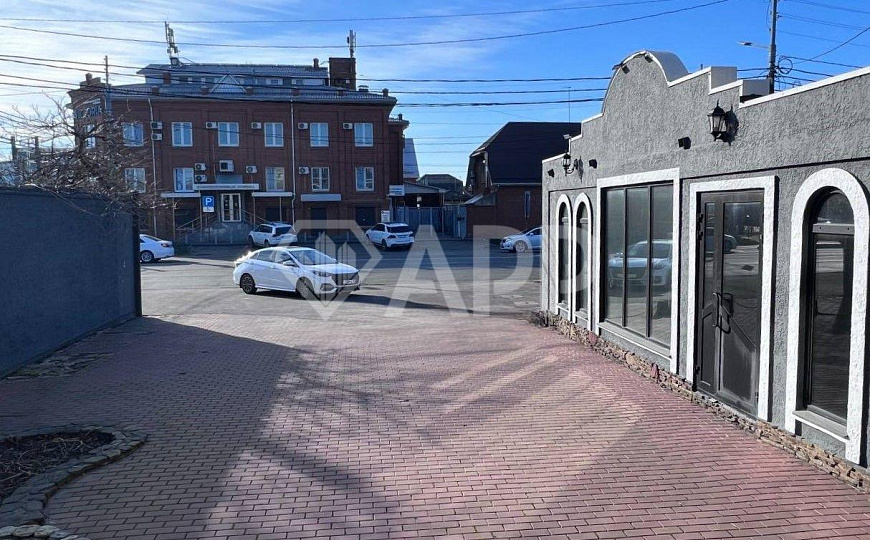 Продаю отдельно стоящее здание, 270 м² фото