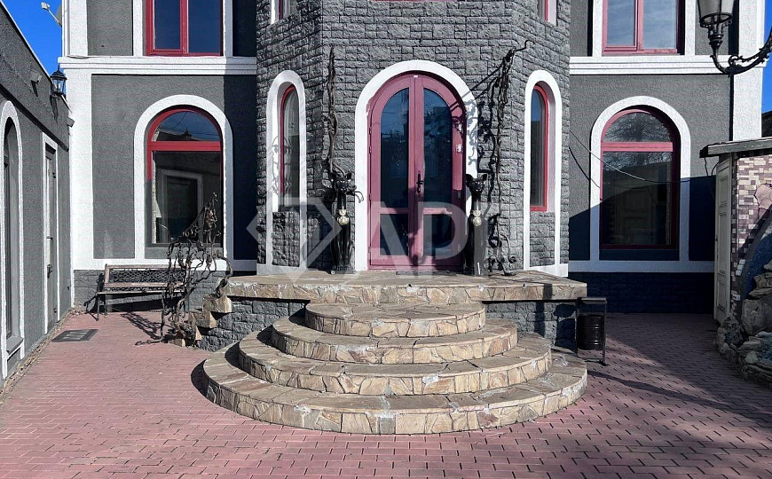 Продаю отдельно стоящее здание, 270 м² фото