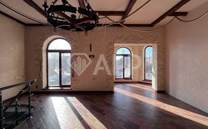 Продаю отдельно стоящее здание, 270 м² фото