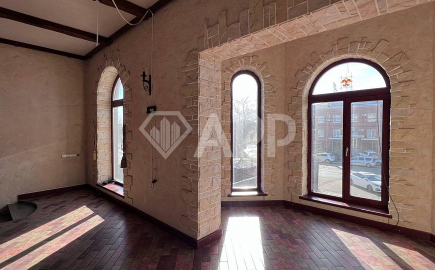 Продаю отдельно стоящее здание, 270 м² фото