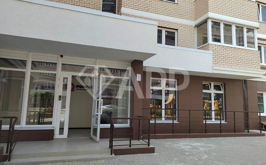 Сдаю торговое помещение, 450 м² фото