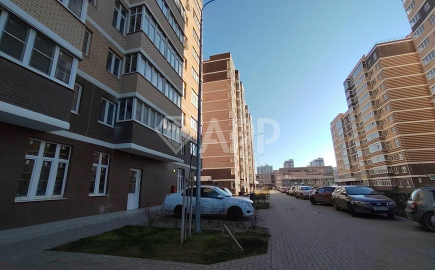 Сдаю торговое помещение, 450 м² фото