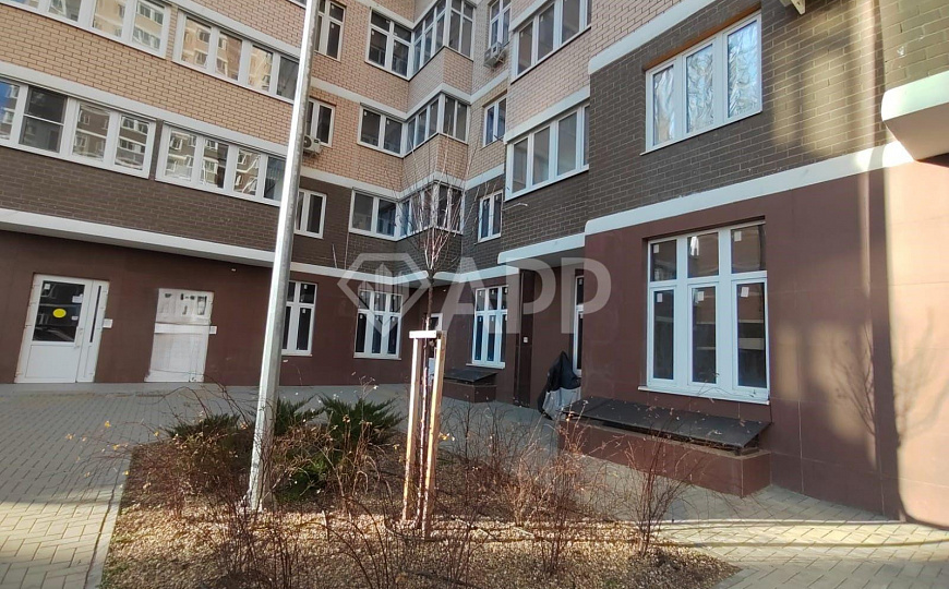 Сдаю торговое помещение, 450 м² фото