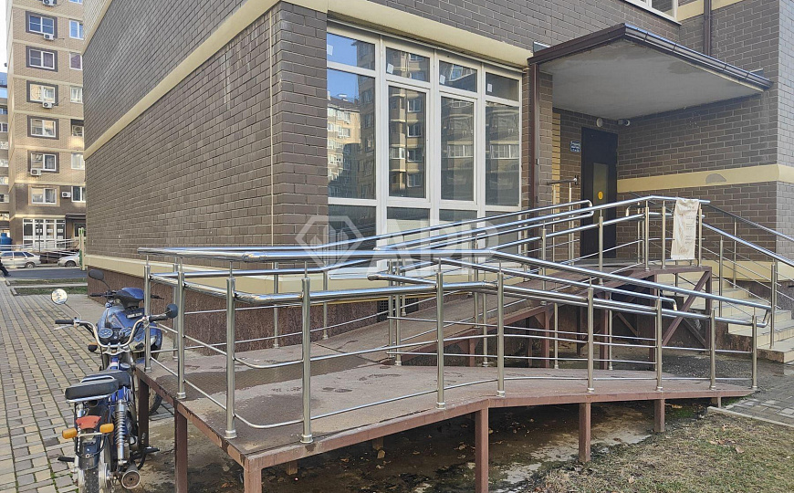 Сдам торговое помещение, 53 м² фото