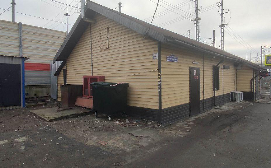 Продам здание с земельным участком. фото