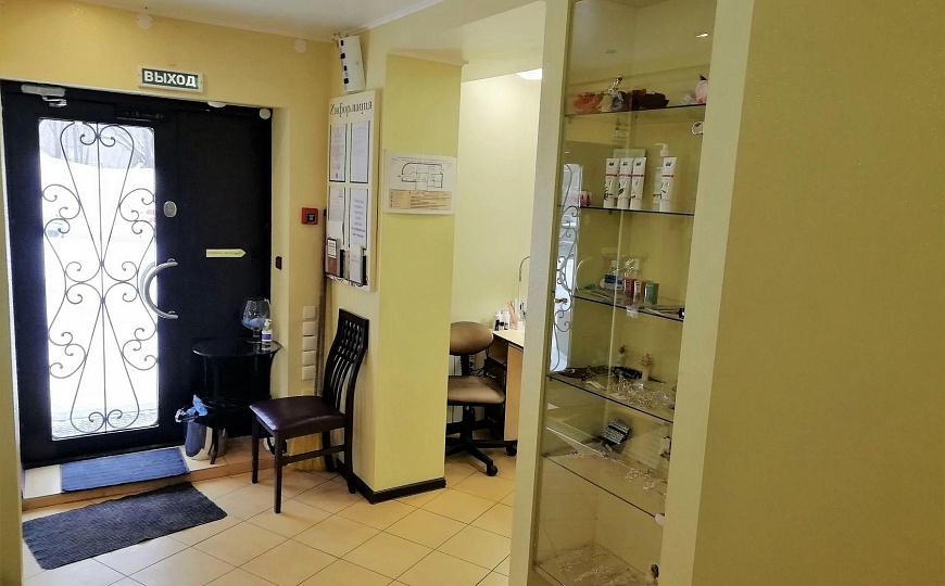 Помещение с арендаторами 150м.(салон красоты) фото