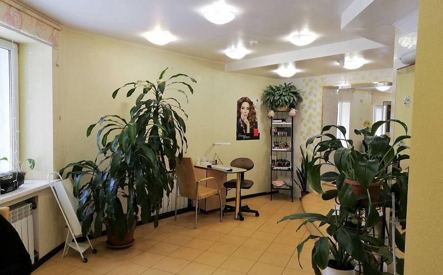 Помещение с арендаторами 150м.(салон красоты) фото