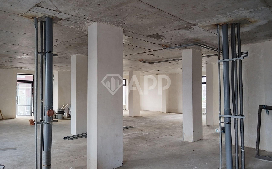 Сдам торговое помещение, 178 м² фото