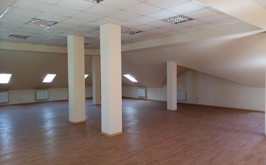 Отдельно стоящее здание в центре, 630 м² фото