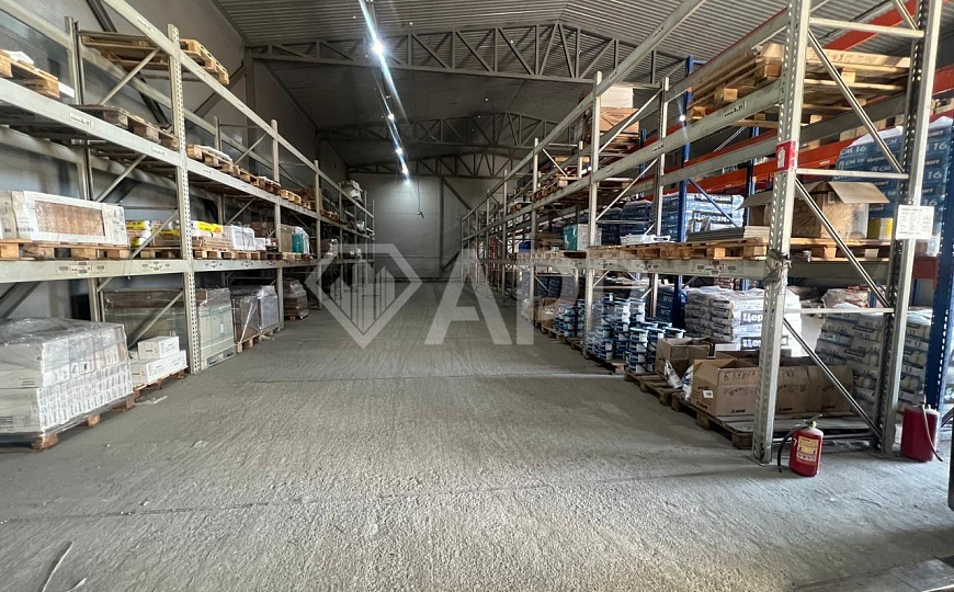 Продам помещение свободного назначения, 1 650 м², земельный участок 18 соток. фото