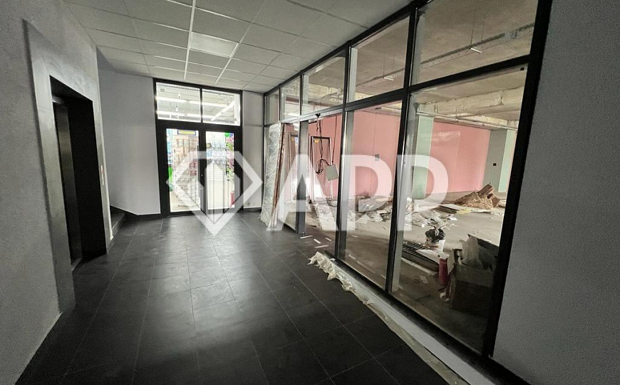 Сдам торговое помещение, 227,6 м² фото