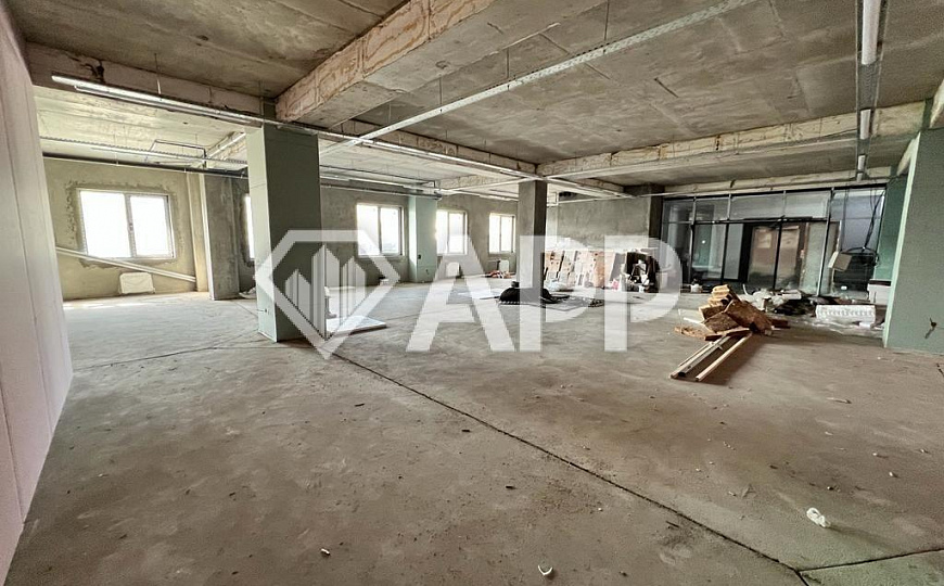 Сдам торговое помещение, 227,6 м² фото