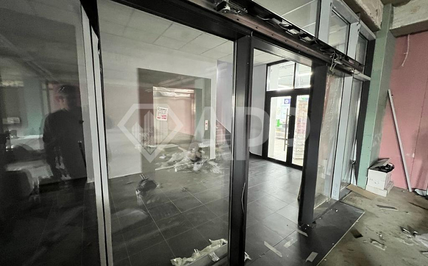 Сдам торговое помещение, 227,6 м² фото