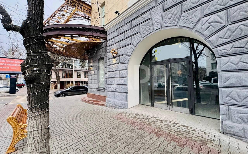 Осталось, 80 м²/Фассад/Витрина/Шоурум/Бьюти/Общепит фото